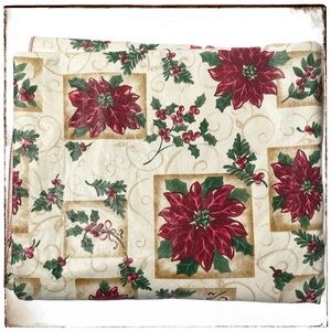 🎄 Fashion Industries Tablecloth 68”x51” Christmas Poinsettias Holly Vintage